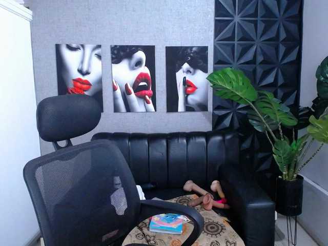 Valentina-mature's BongaCams show and profile