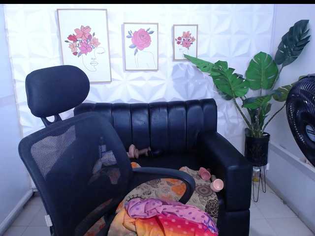 Valentina-mature's BongaCams show and profile