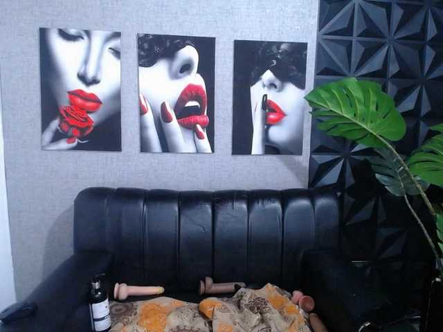 Valentina-mature's BongaCams show and profile