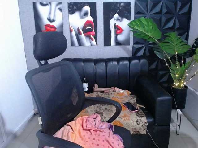 Valentina-mature's BongaCams show and profile