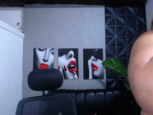 Valentina-mature's BongaCams show and profile