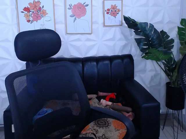 Valentina-mature's BongaCams show and profile