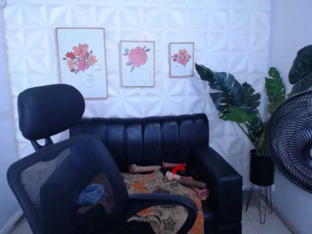 Preview of valentina-mature