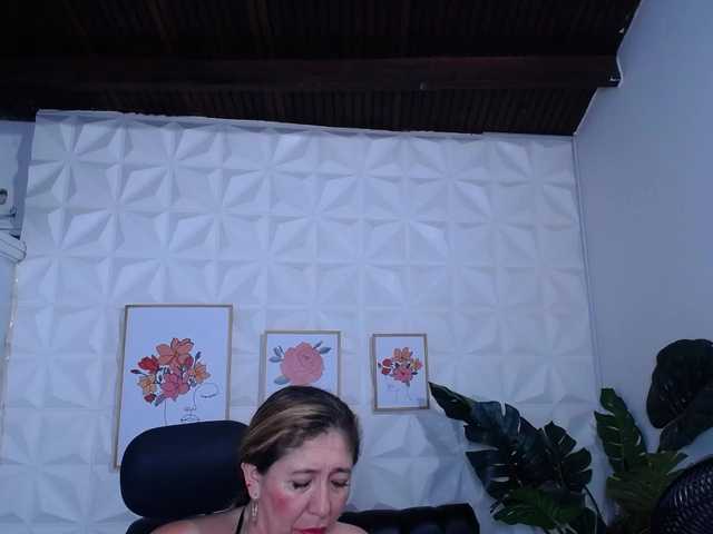 Valentina-mature's BongaCams show and profile