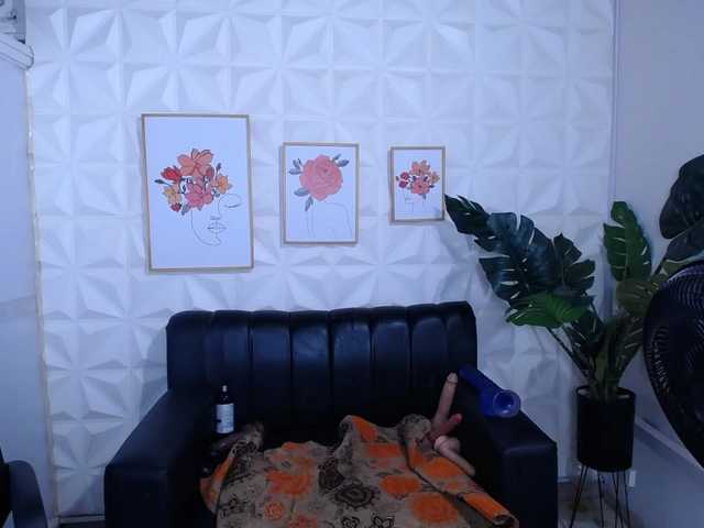 Valentina-mature's BongaCams show and profile