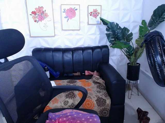 Valentina-mature's BongaCams show and profile