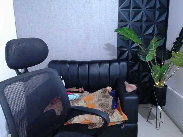 Valentina-mature live cam profile