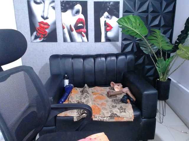 Valentina-mature's BongaCams show and profile