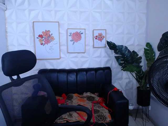 Valentina-mature's BongaCams show and profile