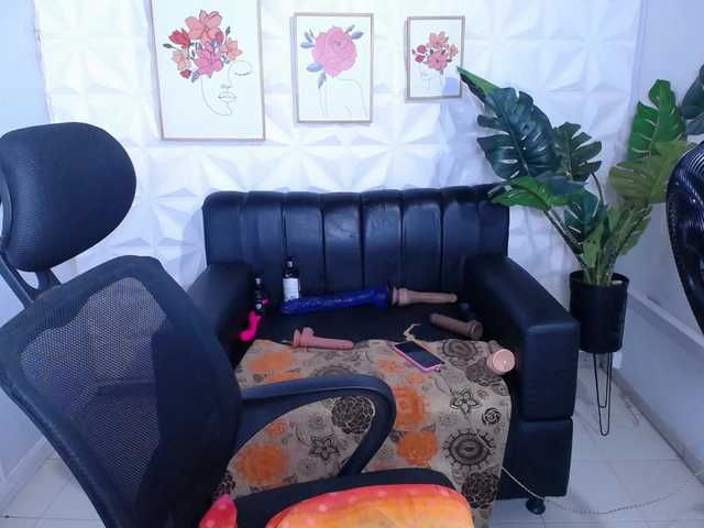 Valentina-mature's BongaCams show and profile