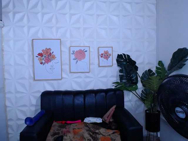 Valentina-mature's BongaCams show and profile