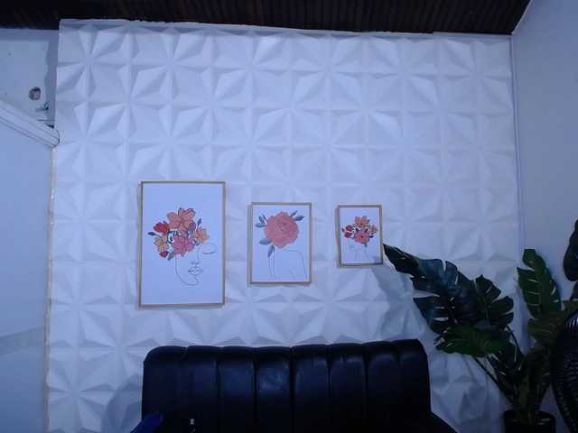 Valentina-mature's BongaCams show and profile