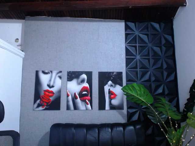 Valentina-mature's BongaCams show and profile