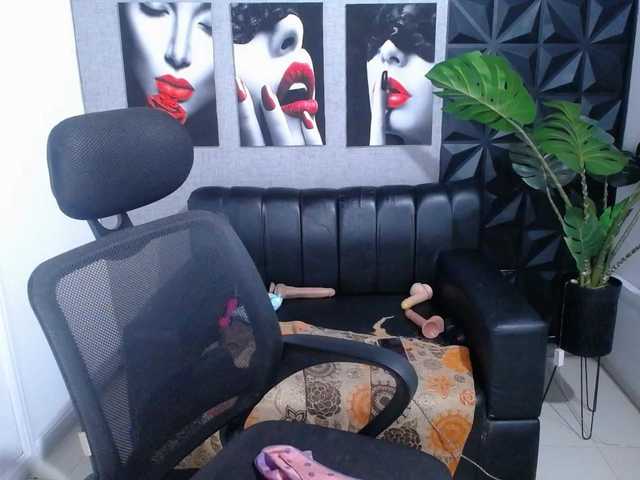 Valentina-mature's BongaCams show and profile