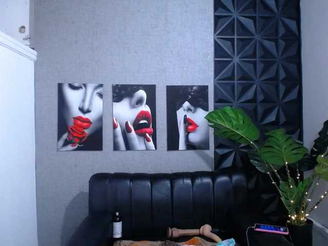 Valentina-mature's BongaCams show and profile