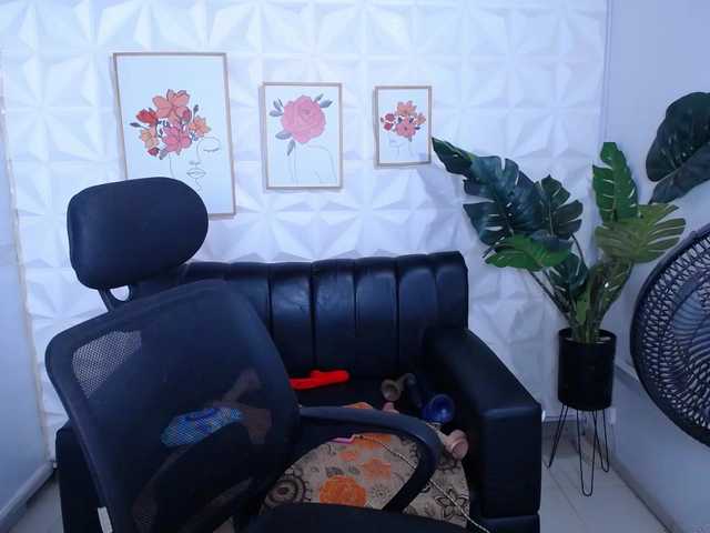 Preview of valentina-mature