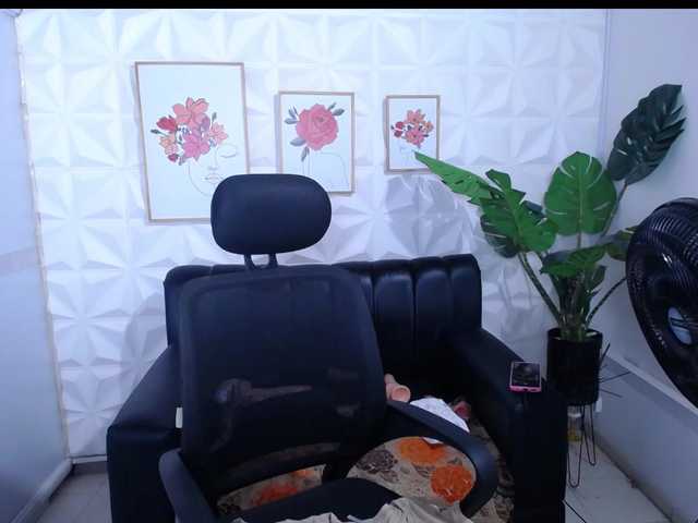 Valentina-mature's BongaCams show and profile