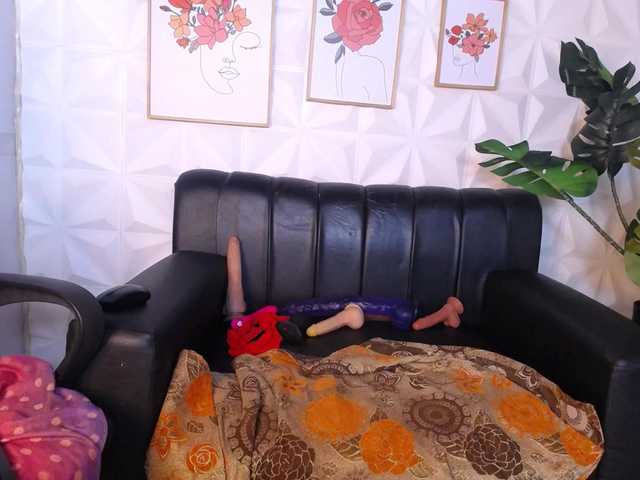 Valentina-mature's BongaCams show and profile