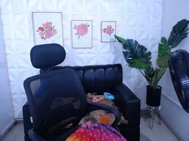 Valentina-mature webcam