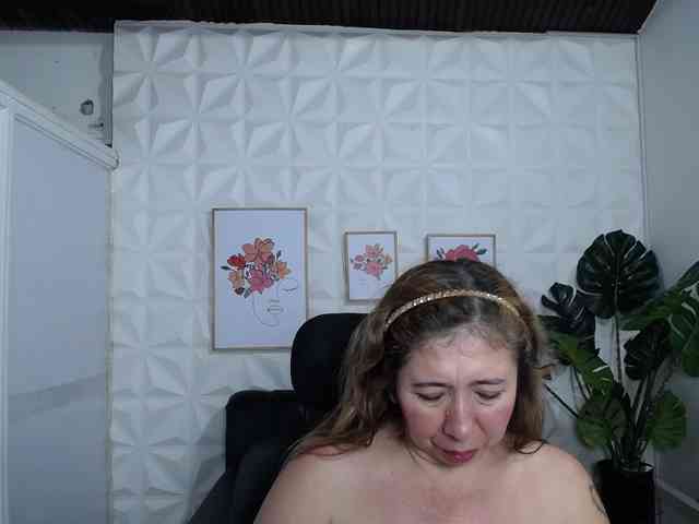 Valentina-mature