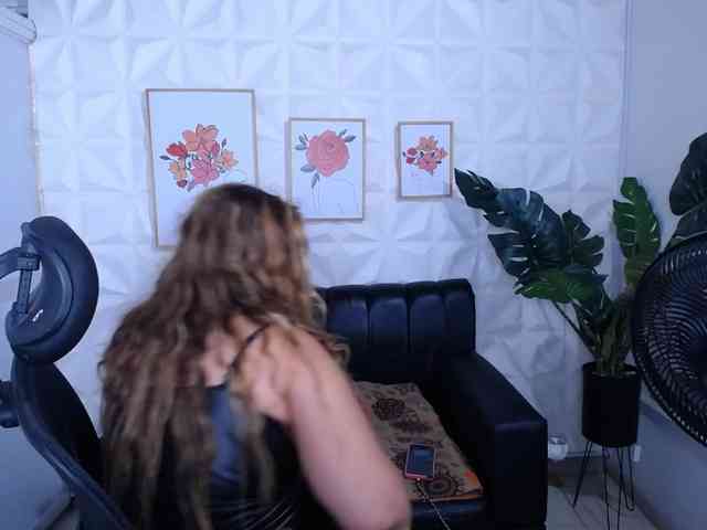 Valentina-mature webcam