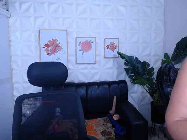 Valentina-mature webcam