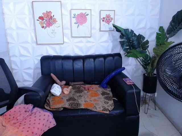 Valentina-mature webcam