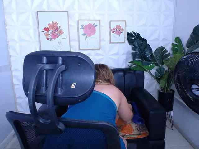 Valentina-mature webcam