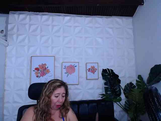 Valentina-mature webcam