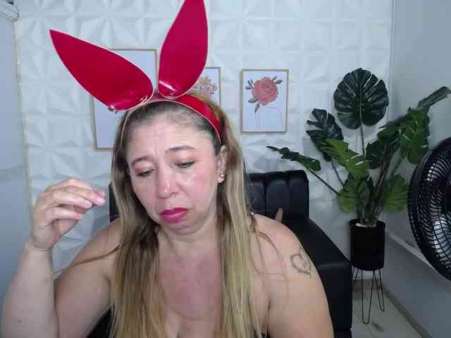 Valentina-mature webcam
