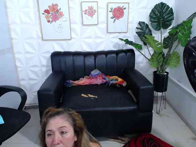Valentina-mature webcam