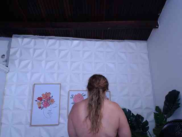 Valentina-mature webcam