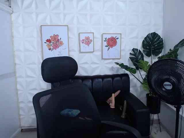 Valentina-mature webcam