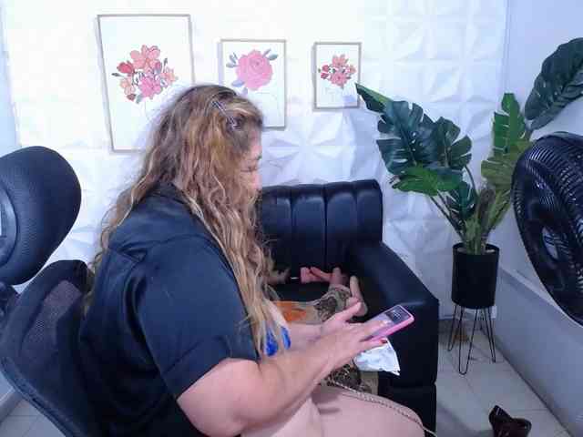 Valentina-mature webcam