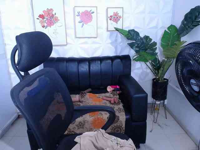 Valentina-mature webcam