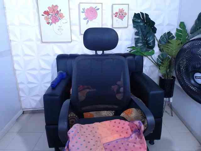 Valentina-mature webcam