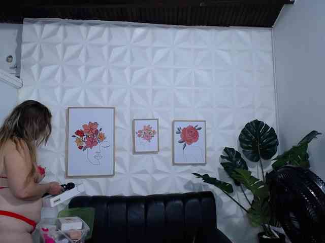 Valentina-mature webcam