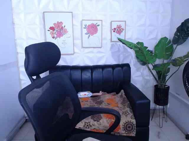 Valentina-mature webcam