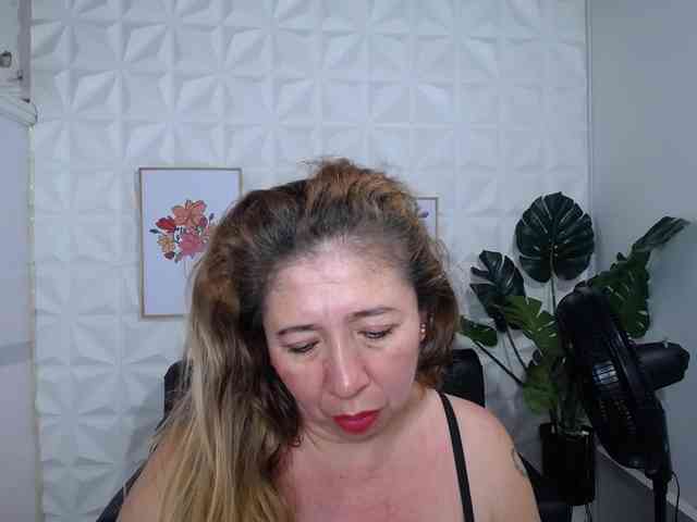 Valentina-mature webcam