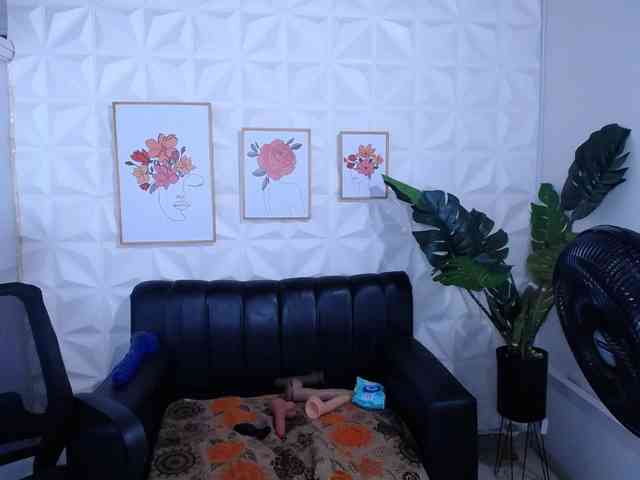 Valentina-mature webcam