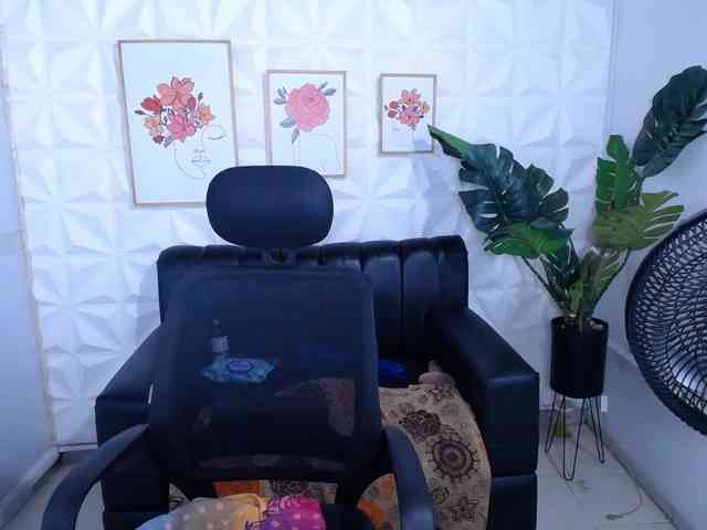 Valentina-mature webcam