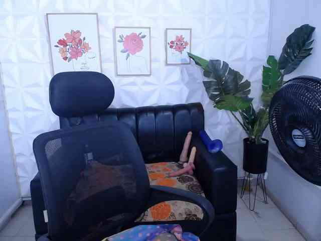 Valentina-mature webcam