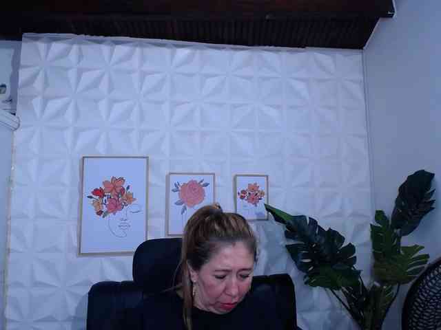 Valentina-mature webcam