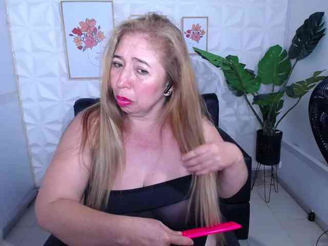 Valentina-mature webcam