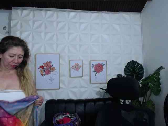 Valentina-mature webcam