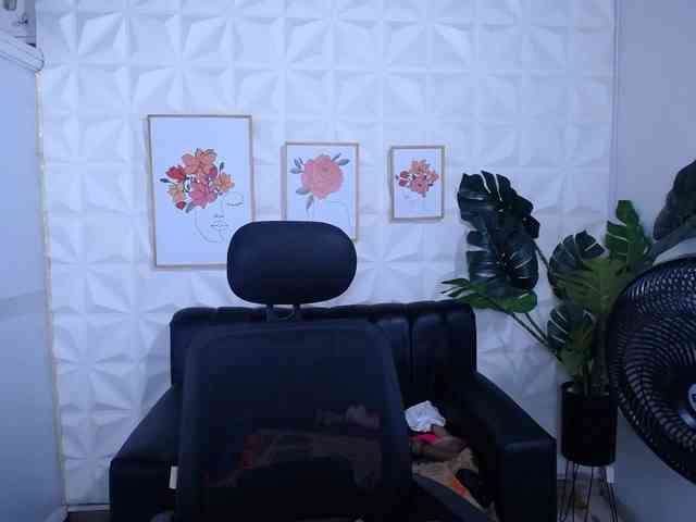 Valentina-mature webcam