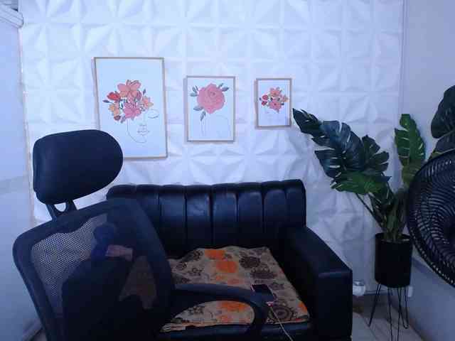 Valentina-mature webcam