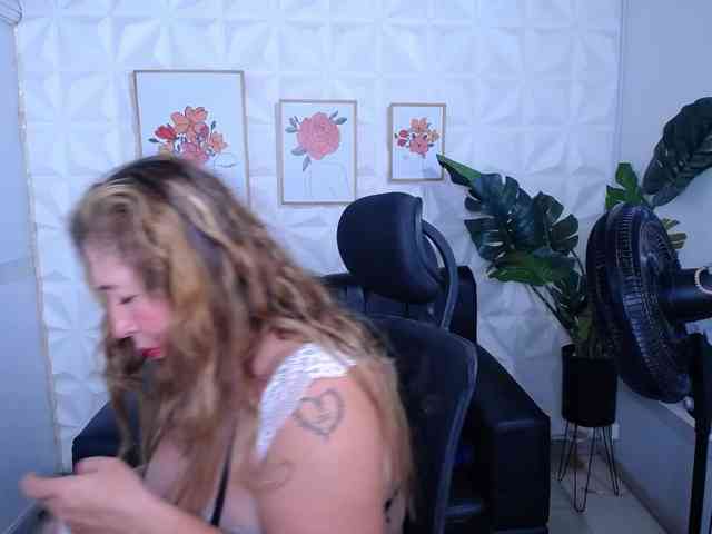 Valentina-mature webcam