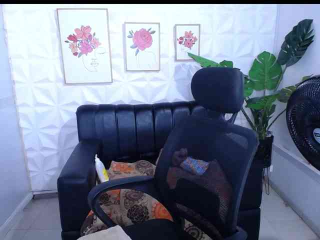 Valentina-mature webcam