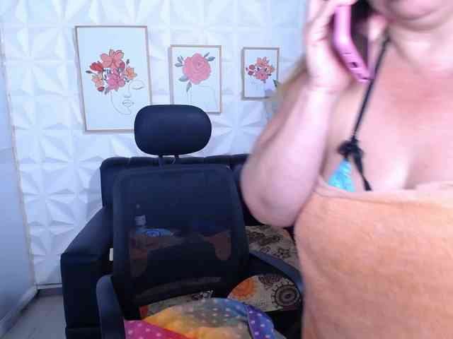 Valentina-mature webcam